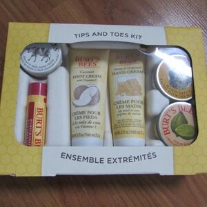 Burt's Bees: Tips and Toes Kit